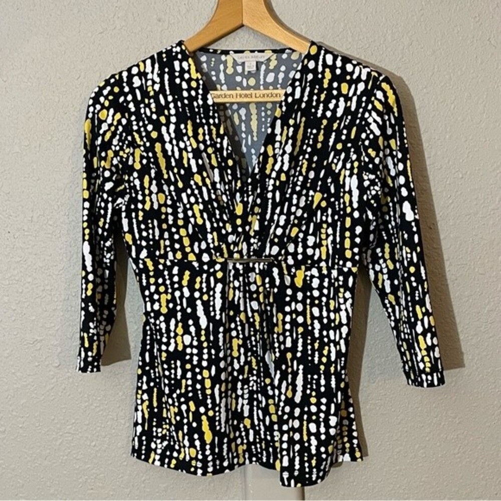 Laura Ashley women’s top size small. Cinched upper waist with gold tone bar.